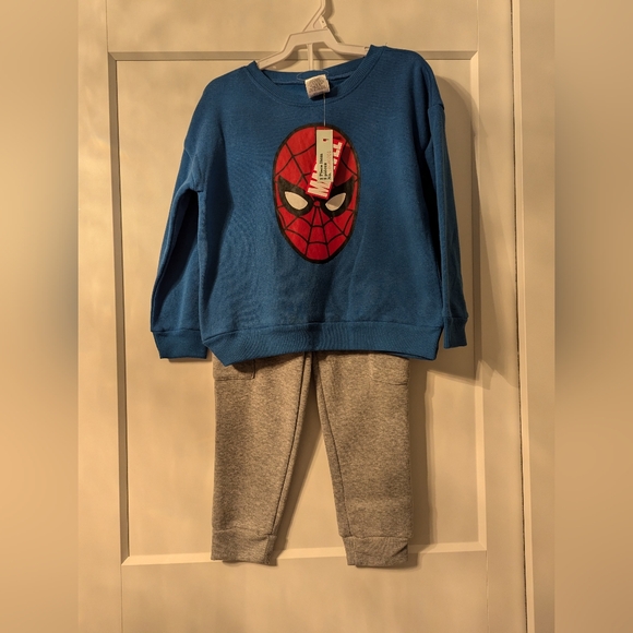 Three Marvel Spiderman Sets, Blue/Grey/Beige (All three) - Picture 1 of 13